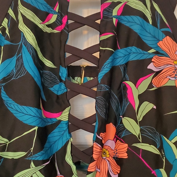 Plus Size Bathing Suite - Picture 5 of 5